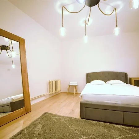 3 Bedroom's / Old Town & Balcony