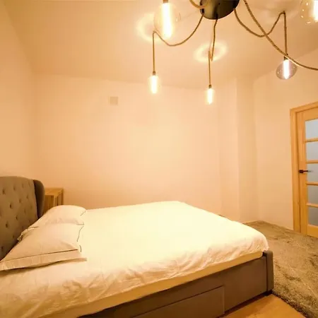 3 Bedroom's / Old Town & Balcony Apartment